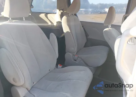 2011 Toyota Sienna Le z USA, uszkodzony, nr VIN 5TDJK3DC8BS024471